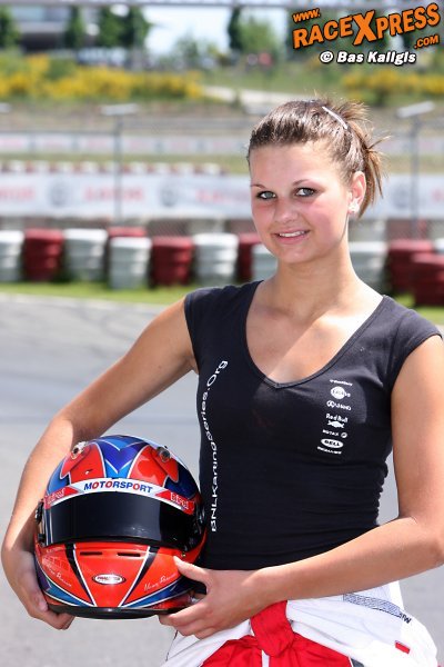Paauwer Racing geeft (girl) power met line-up demoteam op RaceSalon